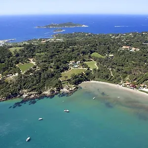 superbe-appartement-50m-de-la-plage-en-bord-de-mer.fr-provencehotel.com/